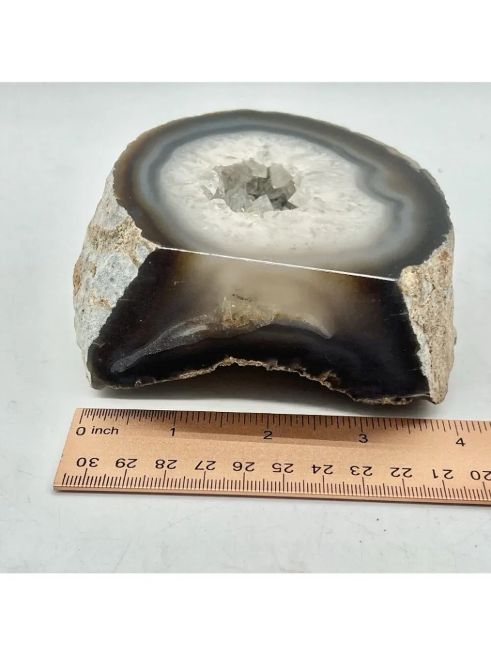 Natural Agate Geode Half Quartz Crystal Druzy Polished Stone Decor 4.25in